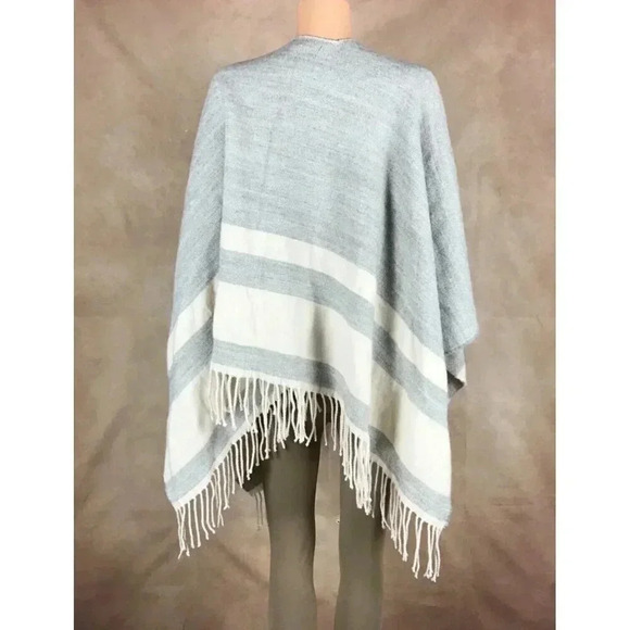 VINCE CAMUTO Gray Super Soft Shawl Poncho Sweater One Size - Picture 5 of 7